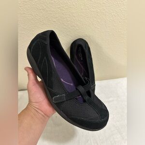Skechers slip on shoes